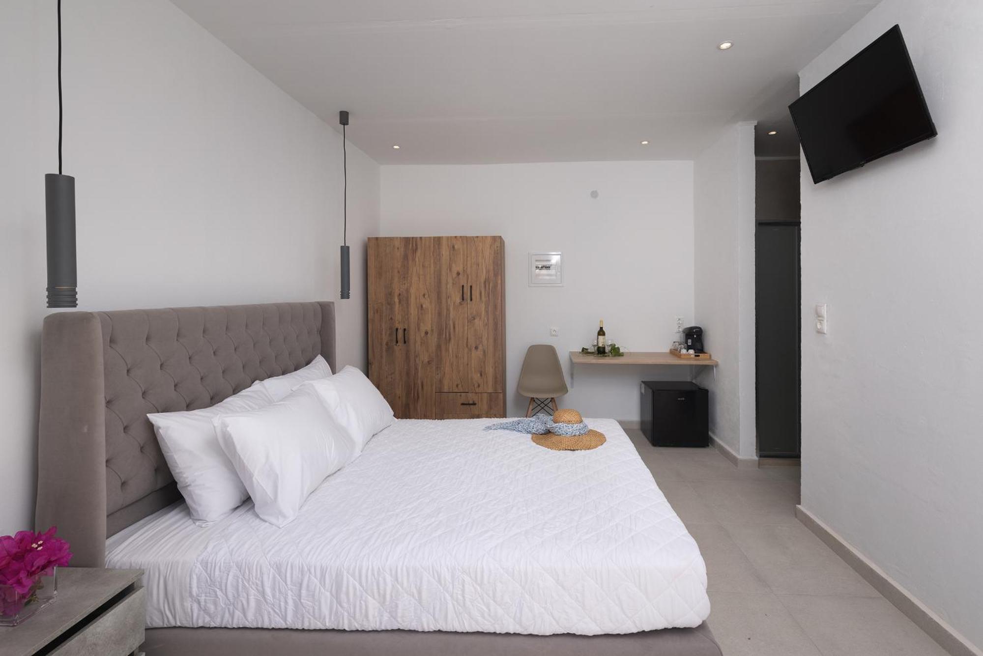 Chrysonisos Suites With Sunset & Seaviews Near Kini Exteriér fotografie