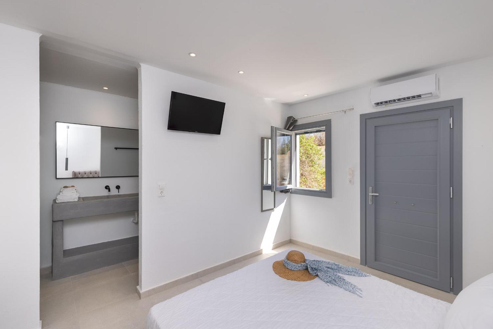 Chrysonisos Suites With Sunset & Seaviews Near Kini Exteriér fotografie